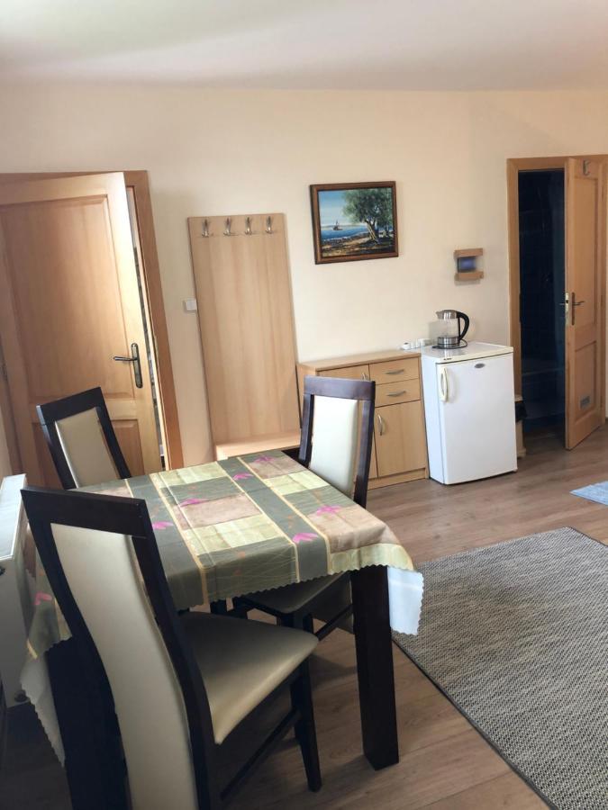 Privat Migac Apartment Vrbov Exterior photo