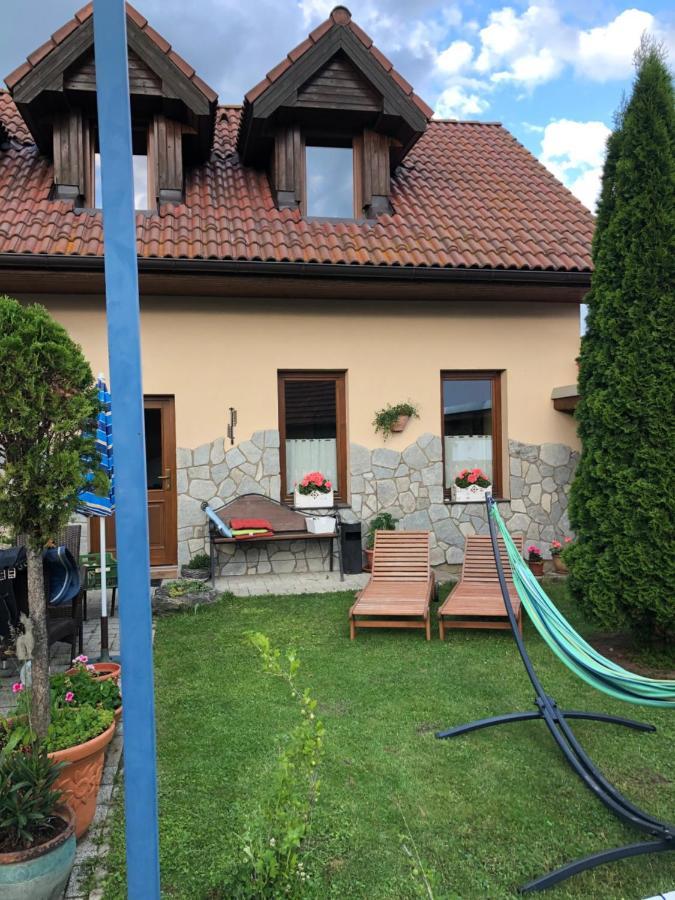 Privat Migac Apartment Vrbov Exterior photo